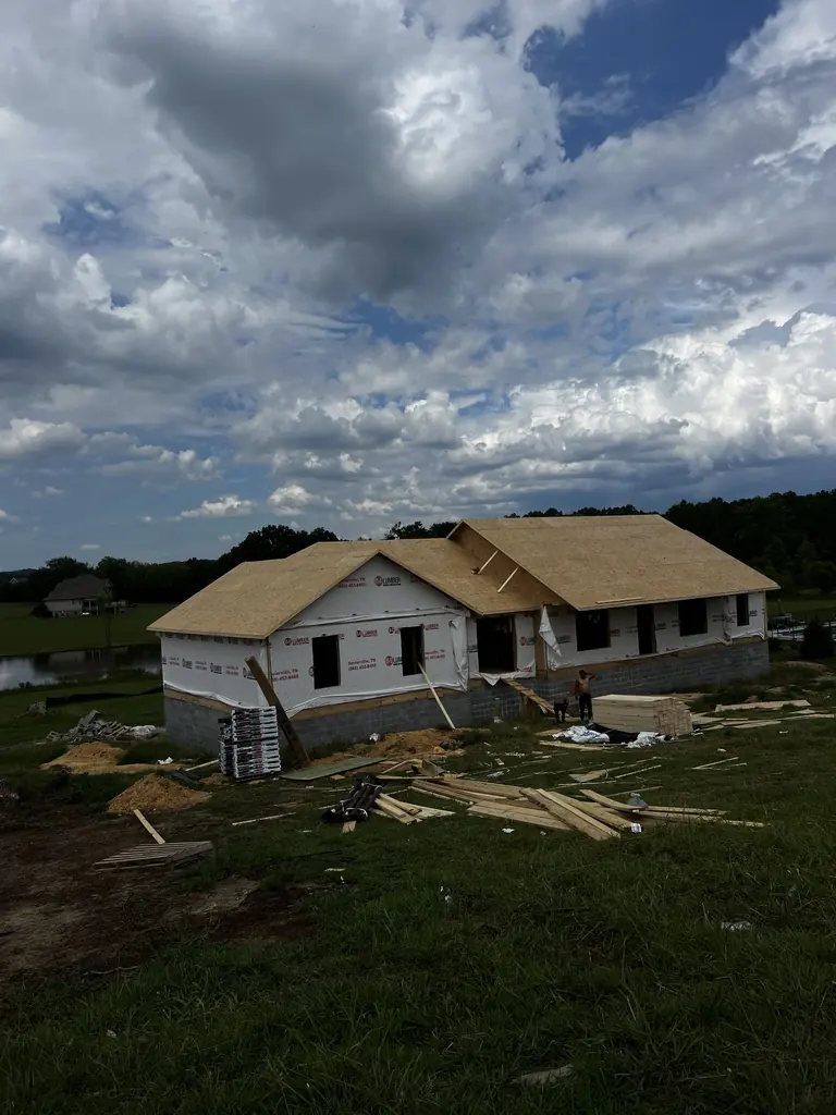 Ranch home framed and roofed on a Knoxville, Tennessee lot