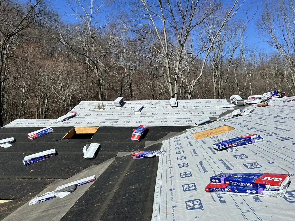 Large roof papered and ready for shingles in Knoxville, Tennessee