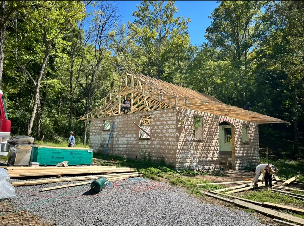 Roof trusses and framing going up on a new build near Knoxville, Tennessee
